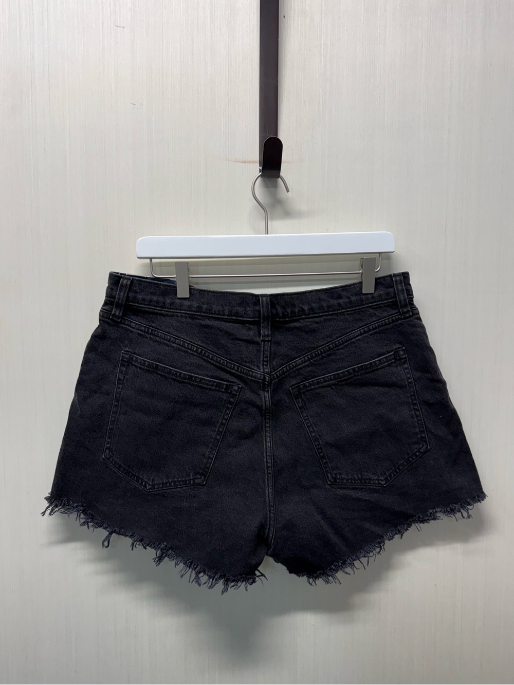 Abercrombie & Fitch High Rise Mom Short - Picture 4 of 4